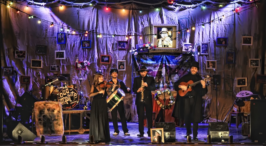 The Funeral - Teatro de las Esquinas