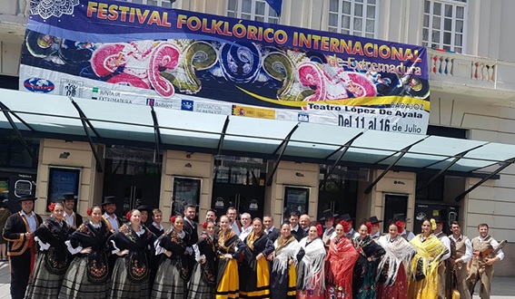 BADAJOZ – GRUPO DE LA ASOCIACIÓN DE COROS Y DANZAS DE BADAJOZ