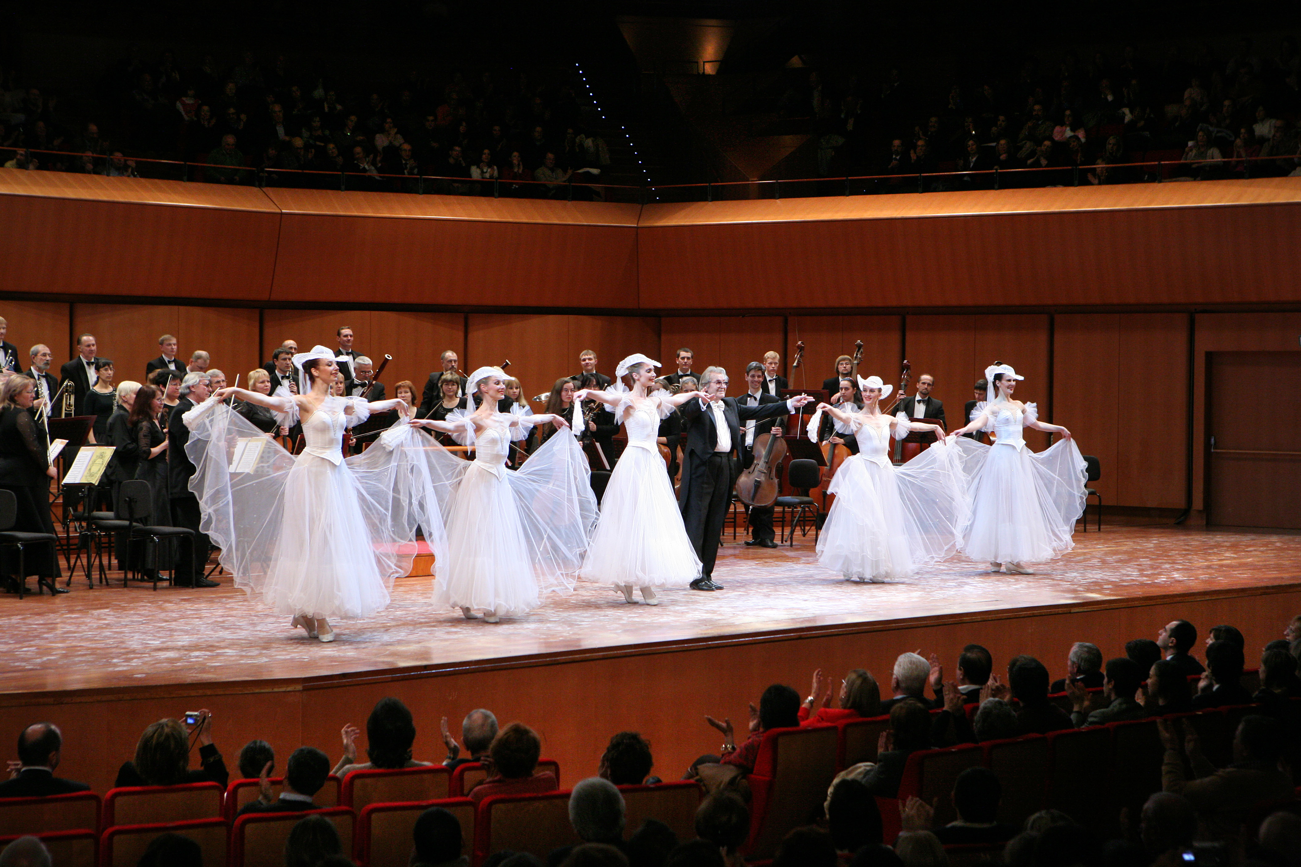 GRAN GALA STRAUSS
