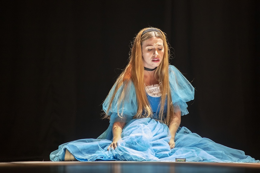 MUESTRA DE TEATRO AMATEUR - "ALICIA EN EL PAÍS DE LAS MARAVILLAS" MUESTRA DE TEATRO AMATEUR - "ALICIA EN EL PAÍS DE LAS MARAVILLAS"
