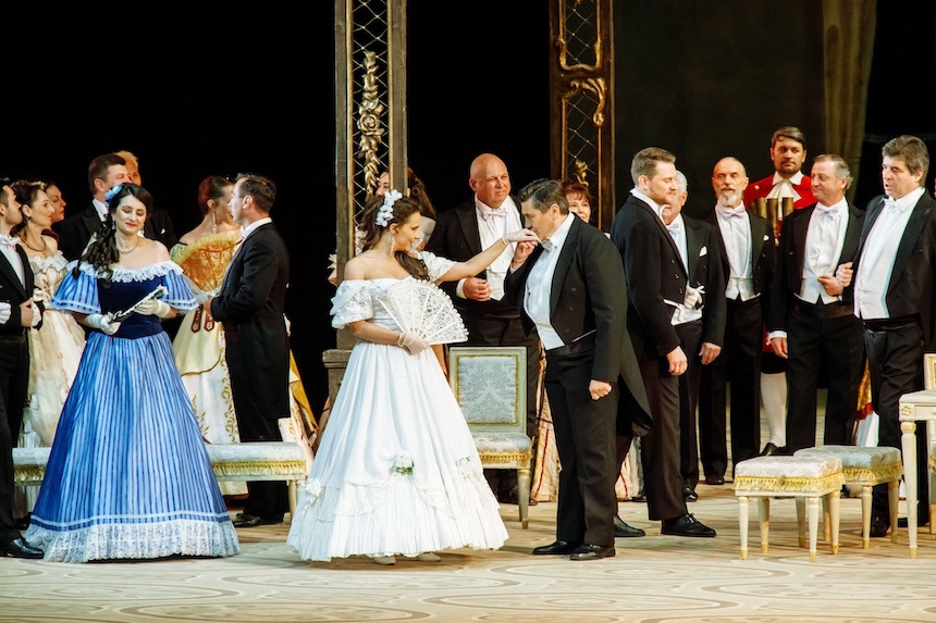 Ópera "LA TRAVIATA" Ópera "LA TRAVIATA"