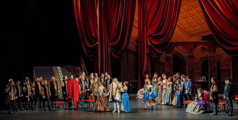 "RIGOLETTO" de Giuseppe Verdi "RIGOLETTO" de Giuseppe Verdi