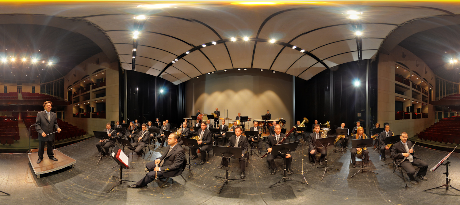 CONCIERTO DE CLAUSURA DEL XV CURSO INTERNACIONAL DE DIRECCIÓN DE BANDAS DE MÚSICA CIUDAD DE BADAJOZ CONCIERTO DE CLAUSURA DEL XV CURSO INTERNACIONAL DE DIRECCIÓN DE BANDAS DE MÚSICA CIUDAD DE BADAJOZ