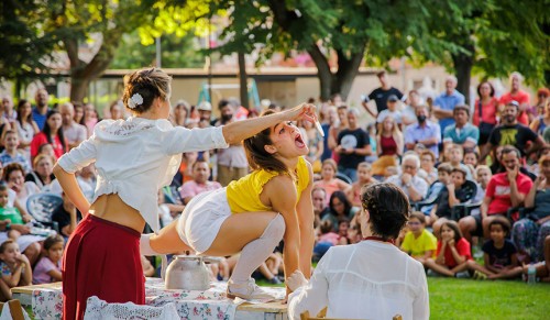 46 FESTIVAL INTERNACIONAL DE TEATRO DE BADAJOZ - "CHÁ DAS CINCO"